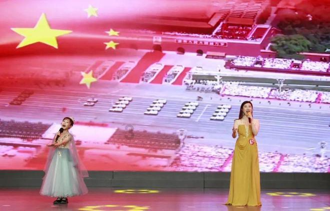 一种面包每千克19.8元妈妈买了1.5千克这种面包一共花了多少元售货员阿姨给收+？